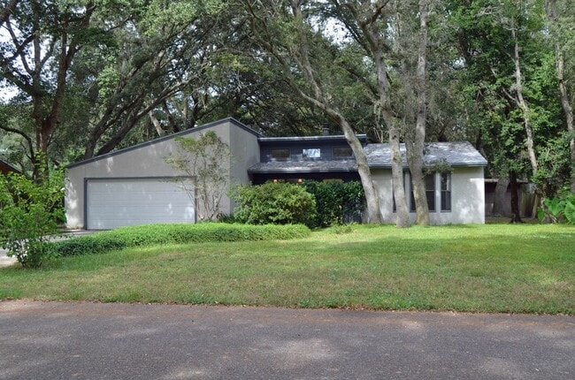 Building Photo - Live in the Heart of Amelia Island! Rental