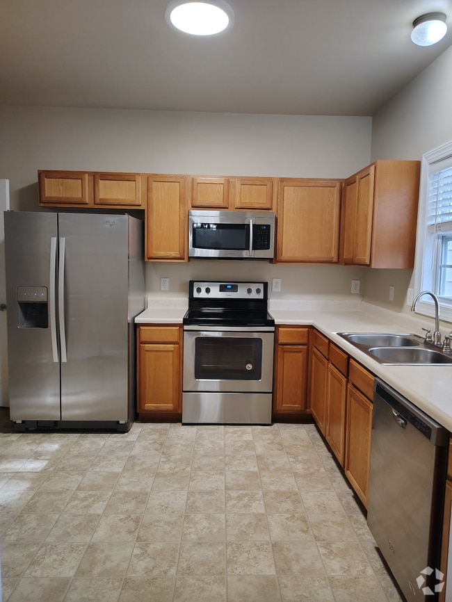 Building Photo - 1212 James St Rental