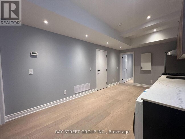 Photo - 2386 Lake Shore Blvd W Unit 203