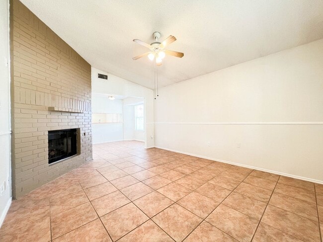 Photo - 1301 Pitcairn Dr