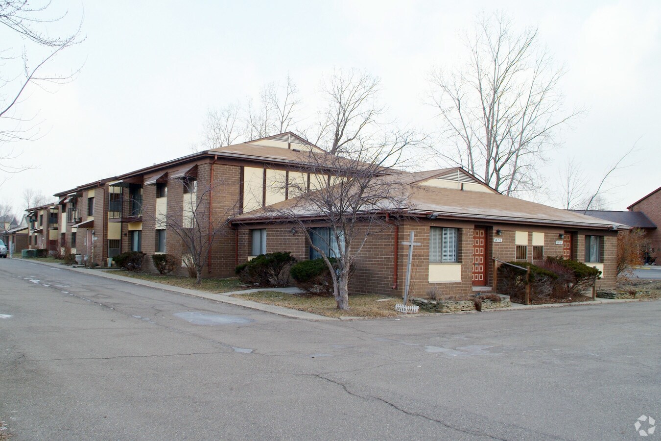 Livonia Manor Apartments - Livonia Manor Apartments