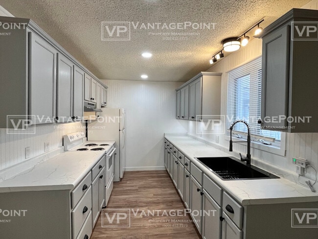 Photo - 721 Terrace Ave