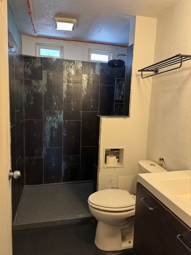 Photo - 713 1/2 S 6th Street