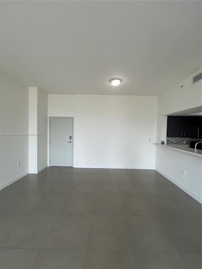 Photo - 729 NW 2nd St Unidad 1225