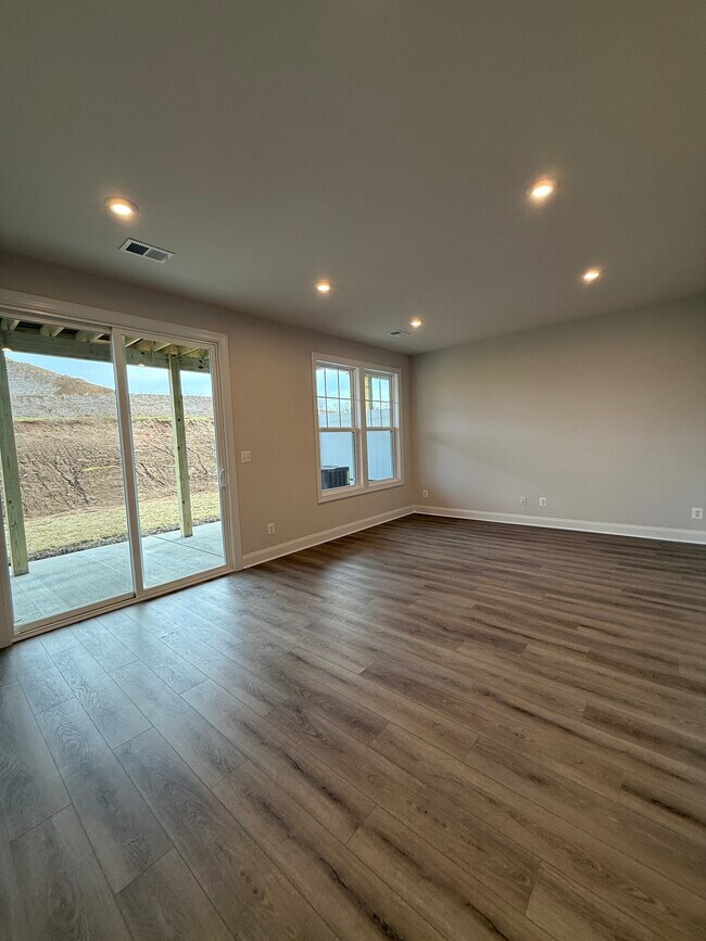 Photo - 1362 Laconia Ln