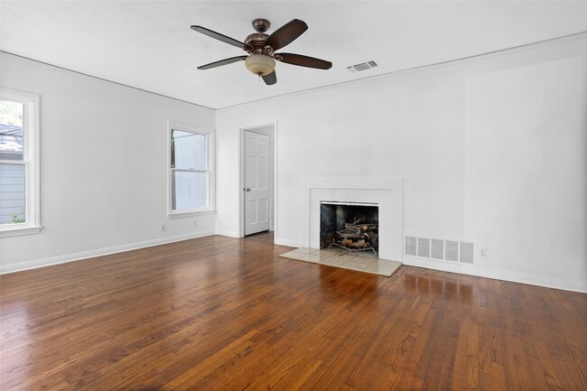 Photo - 6417 Darwood Ave