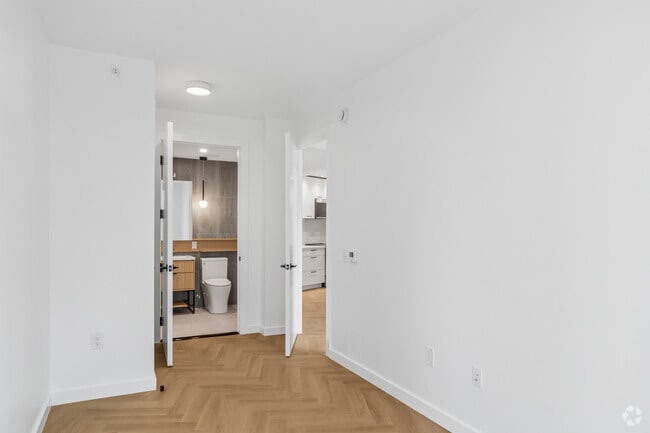 2BR, 2BA - 635SF - Bedroom