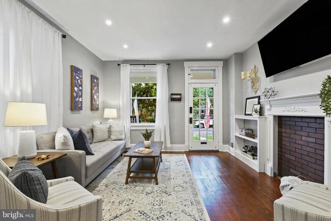 Photo - 725 Trail Ave