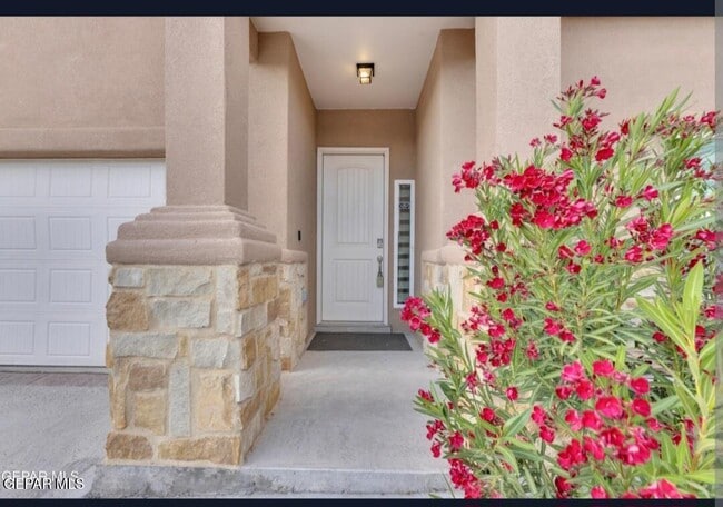 13729 Lago Vista Ave