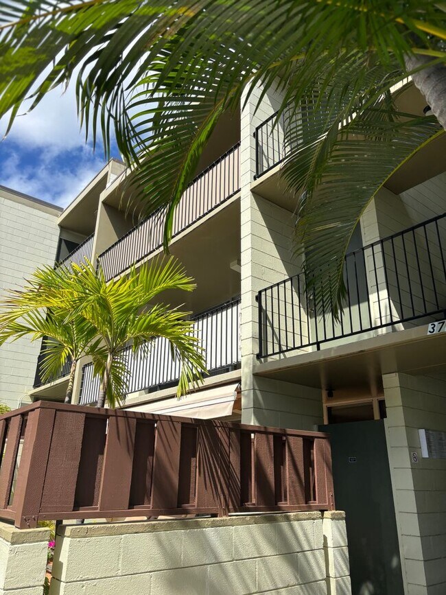 Available Now: 2 Bedroom, 1.5 bath Condo w... - Available Now: 2 Bedroom, 1.5 bath Condo w... Unit 207