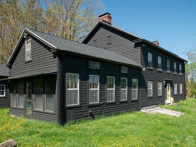 Photo - 483 Travis Hill Rd