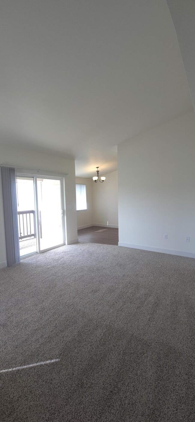 SALA DE ESTAR - Columbia Village Apartments