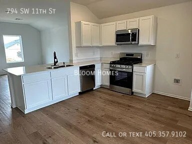 Photo - 794 SW 11th St