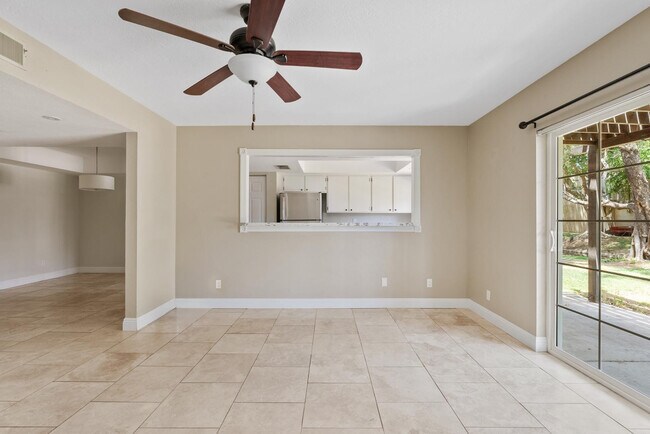 Photo - 2232 W Lindner Ave