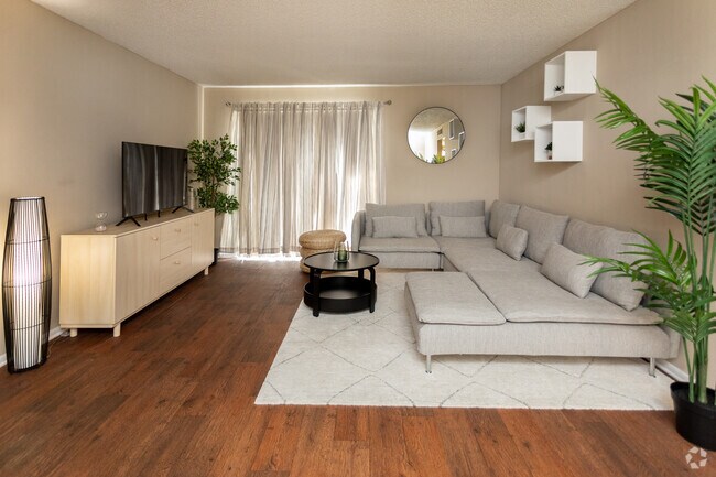 1BR, 1BA -583SF-Living Room
