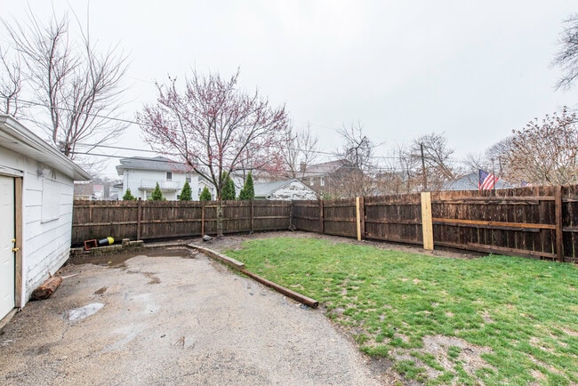 Photo - 415 W Ridgeland Ave