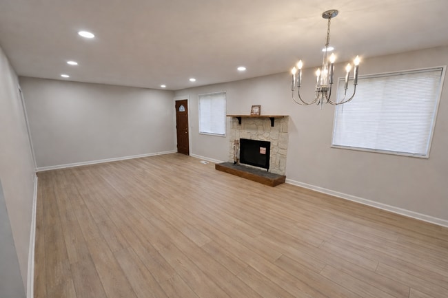 Photo - 220 University Blvd E