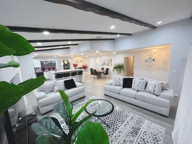 Photo - 1914 E Spring Valley Rd