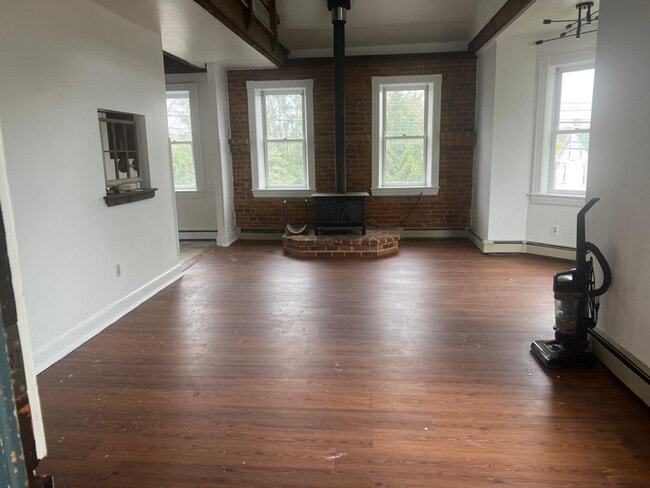 Photo - 210 E Main St