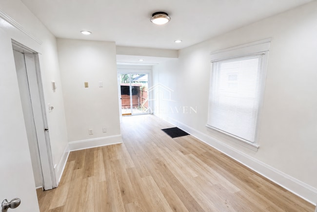 Photo - 557 W Hopocan Ave
