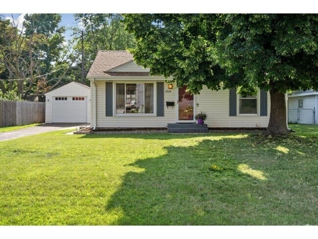 Building Photo - 2026 Idaho Ave S Rental