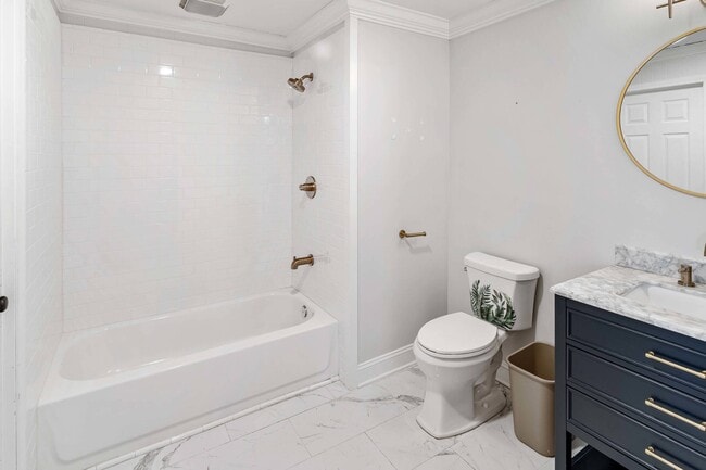 Photo - 2054 Walton Wy