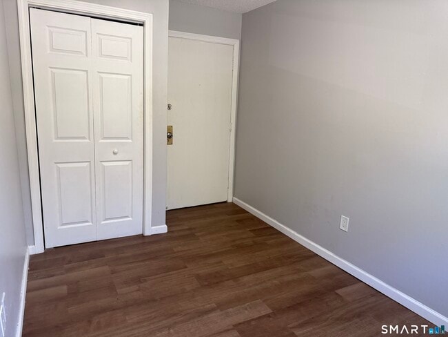 Photo - 682 Old Colony Rd