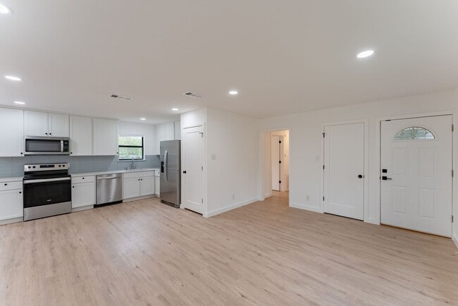 Photo - Incredible Windsor Park location right in the heart of Austin!