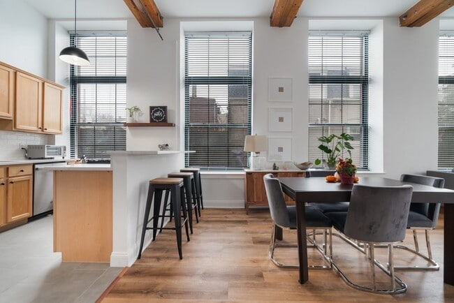 Photo - 881 E 1st St Unit 102