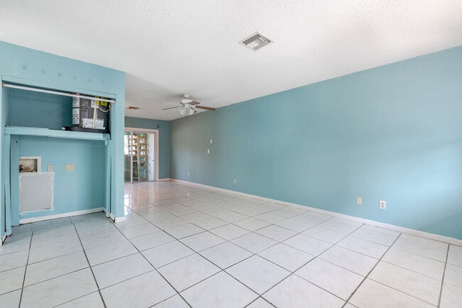 Photo - 2658 SE Amherst St