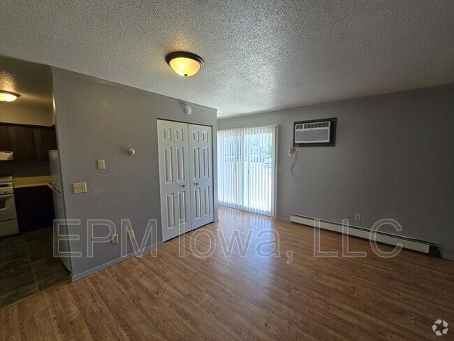 Building Photo - 101 16th Ave NW Rental
