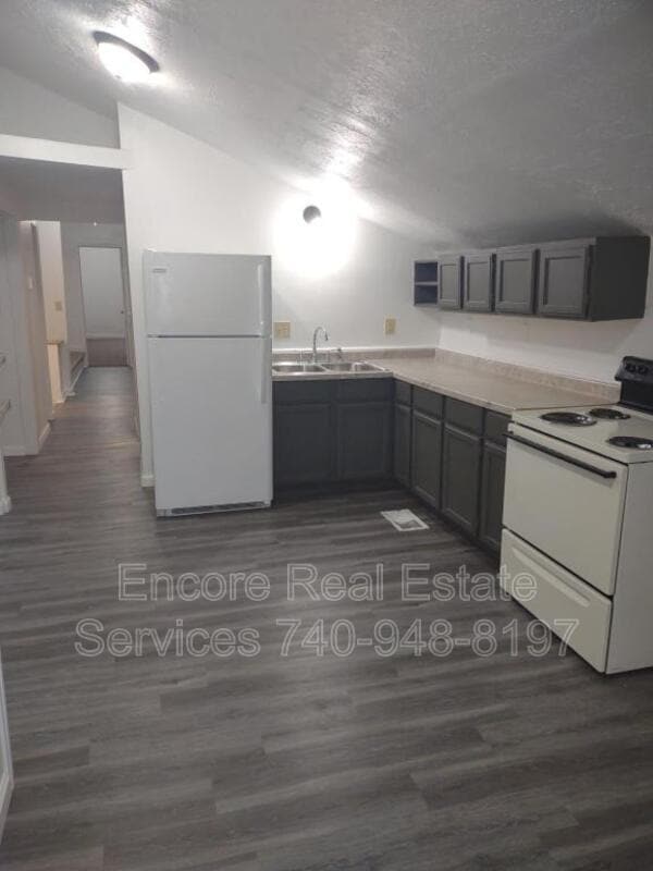 Photo - 8476 National Rd SW