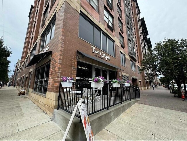 Building Photo - 4301 Park Ave Unit 5F