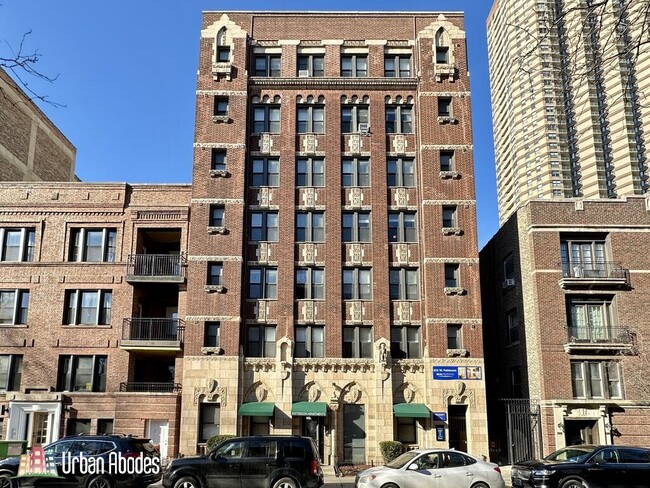 Building Photo - 623 W Patterson Ave Unit A07C