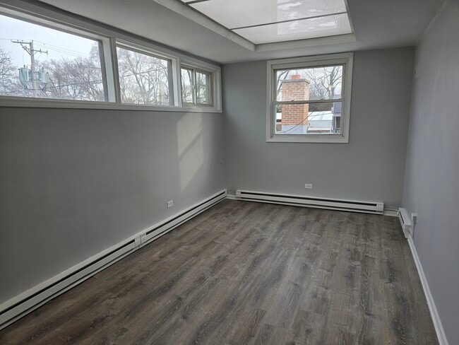 477 1/2 Spring Rd