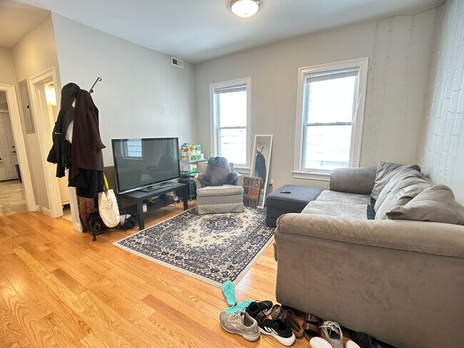 83 Newbury St