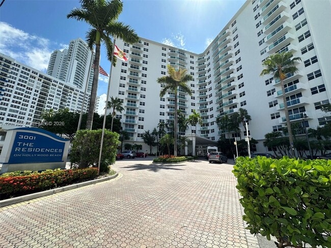Building Photo - 3001 S Ocean Dr Unit 1429