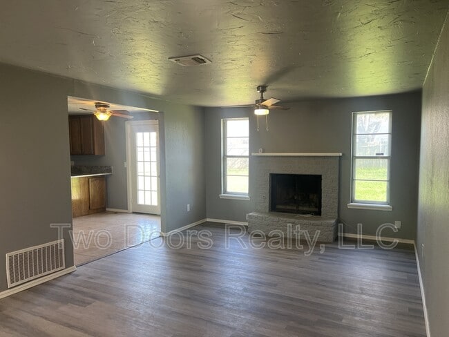 Photo - 1101 Teal Pl