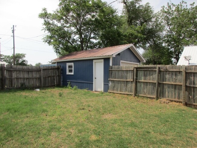 Photo - Cute Bungalow with a screened in front porch