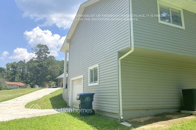 2211 Doral Ct SW