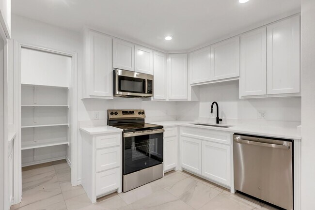 Photo - 206 Old Course Rd