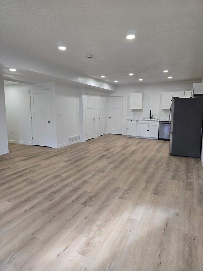 Photo - 844 W Fallow Dr Unit Brand New Basement Apt.