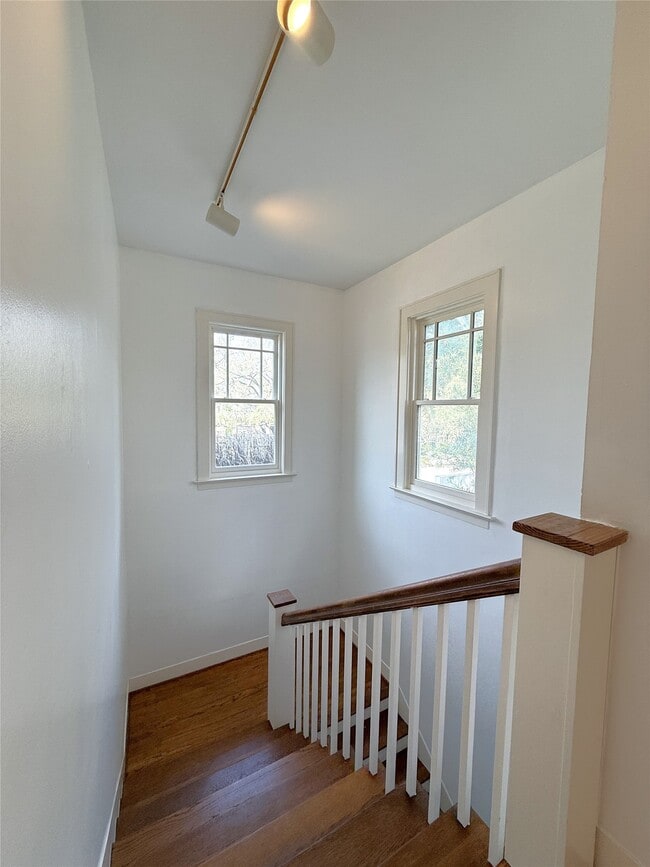 Photo - 2311 Wroxton Rd