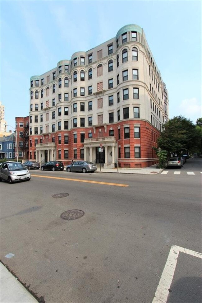 Photo - 881 Massachusetts Ave Unidad 23