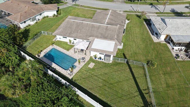 Photo - 6717 Roxbury Dr