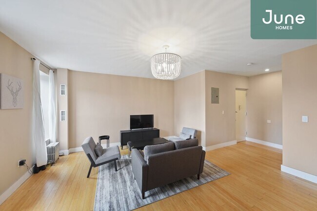 Photo - ROOM ONLY in 2-bed/1.0-bath Home Unidad A