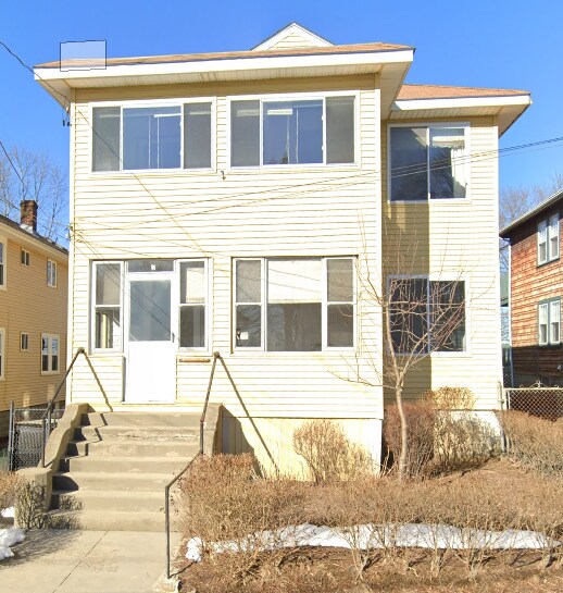 Photo - 17 Tesla Ave