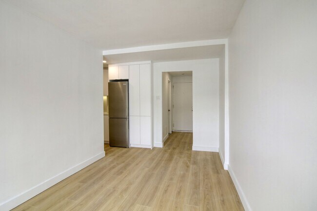 Photo - 1 Cote Saint-Catherine Unit 1405