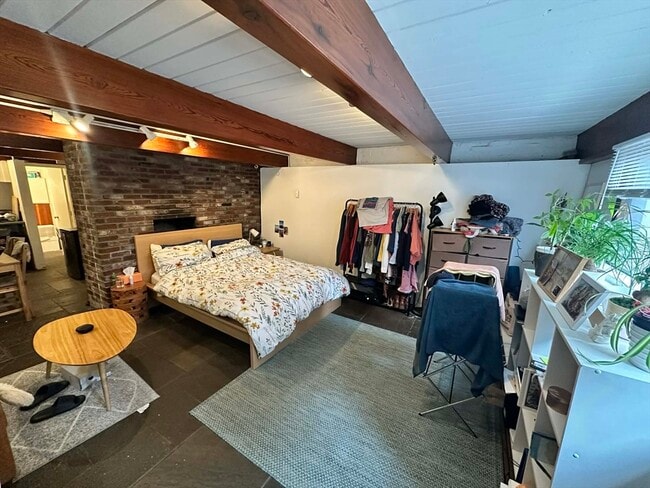 Building Photo - 77 Joy St Unit 1