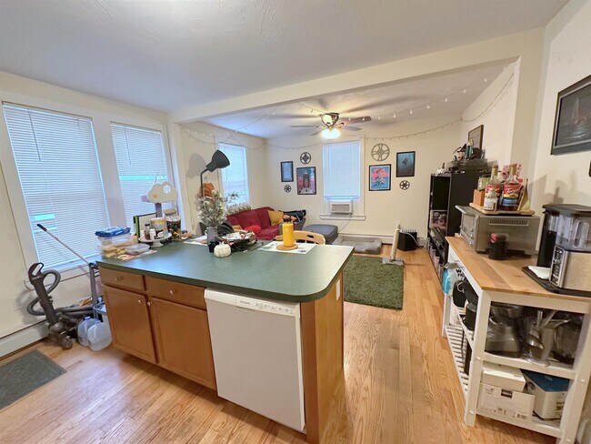 Photo - 323 Columbia St Unit 2